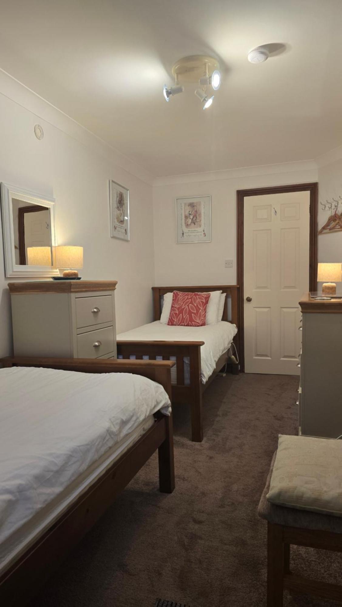 Lyndale Self-Catering Apartment Sleeps 4 Windermere Esterno foto