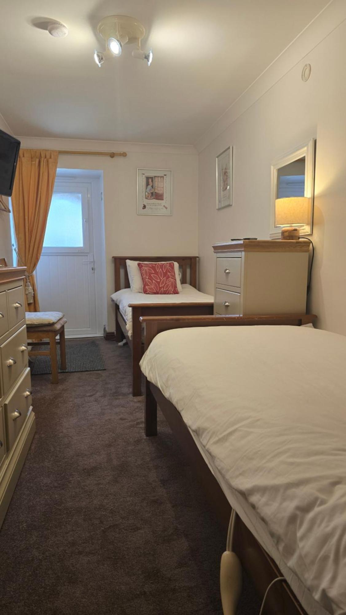 Lyndale Self-Catering Apartment Sleeps 4 Windermere Esterno foto