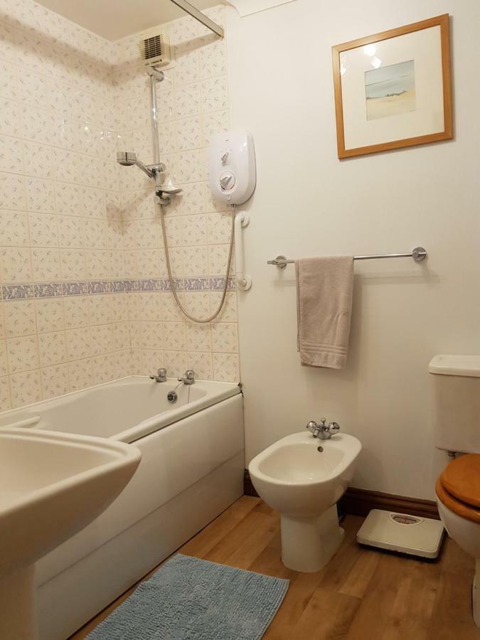 Lyndale Self-Catering Apartment Sleeps 4 Windermere Esterno foto